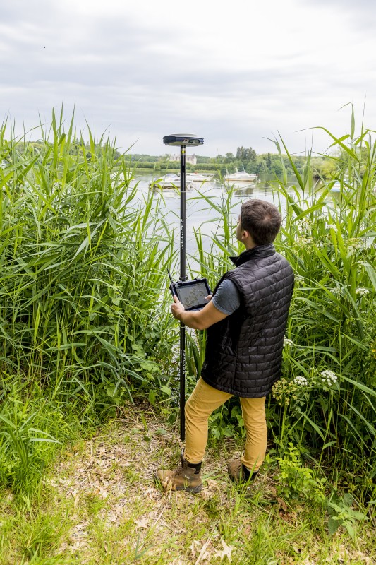 Récepteur GNSS SP85 Spectra Geospatial