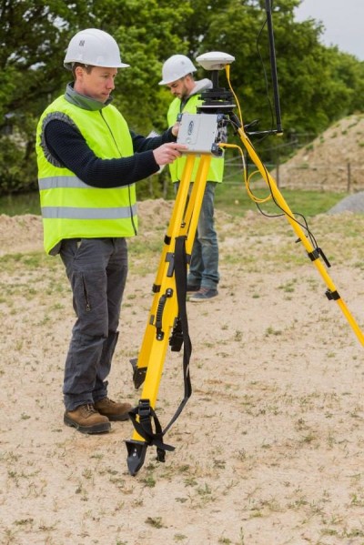 Récepteur GNSS SP 90m de Spectra Récepteur GNSS SP 90m de Spectra